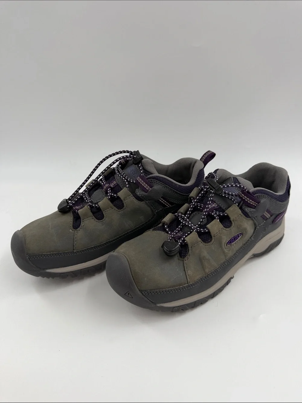 KEEN Kids' Targhee Low Waterproof Hiking Shoe Magnet/Tillandsia Purple Youth 3